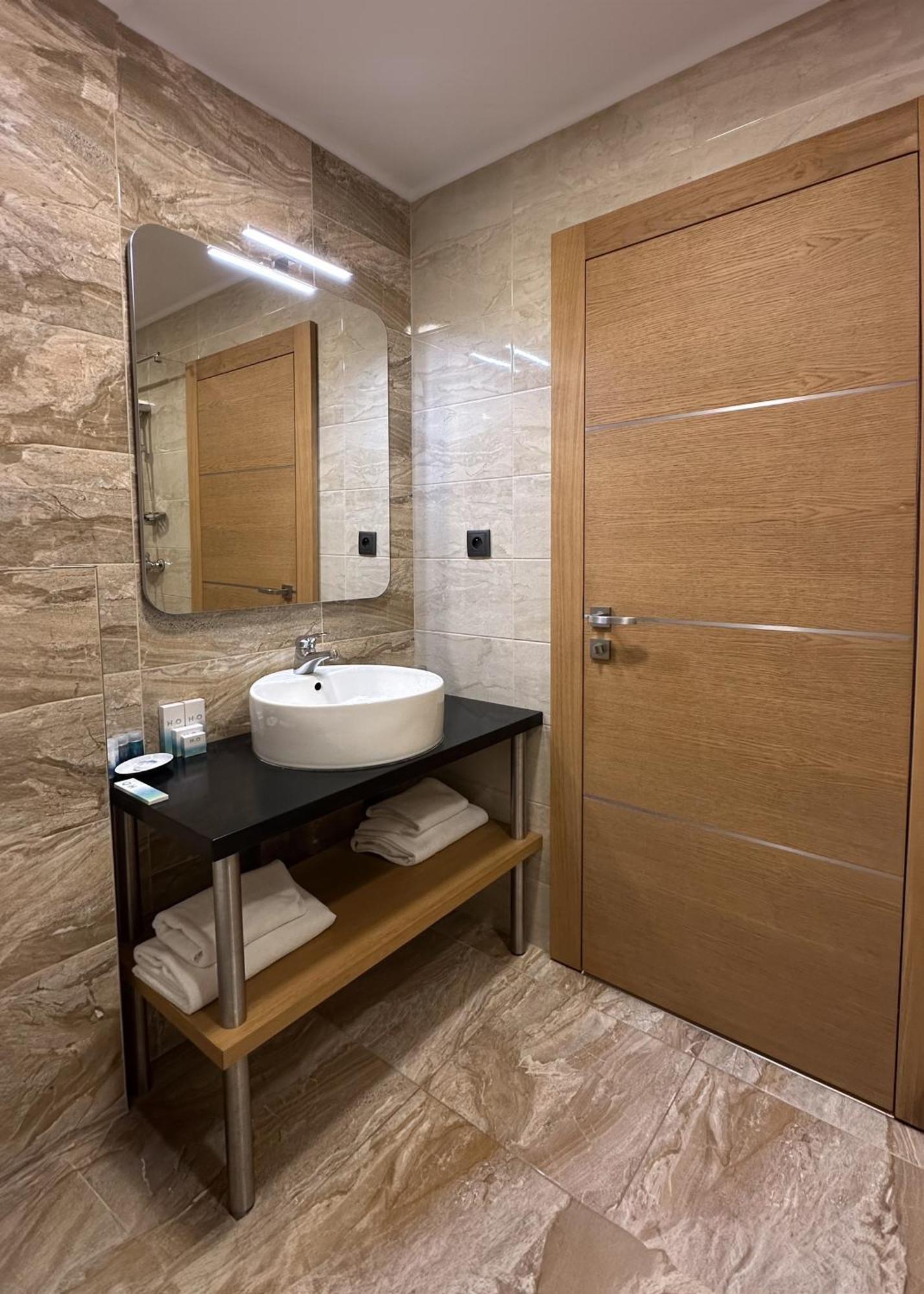 Gazda Hotel&Restaurant - Self Chek-In Jesenice  ภายนอก รูปภาพ