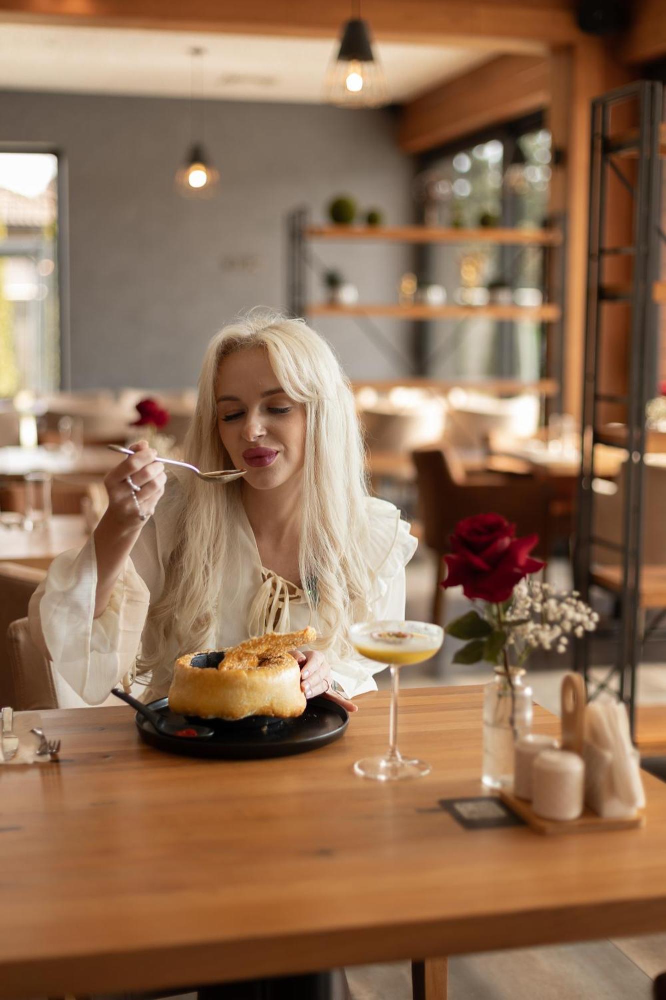 Gazda Hotel&Restaurant - Self Chek-In Jesenice  ภายนอก รูปภาพ