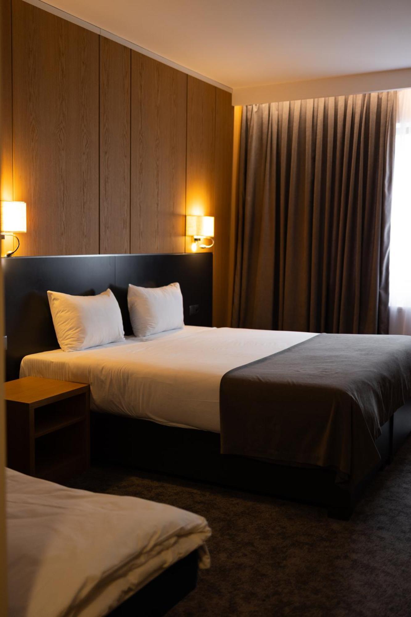 Gazda Hotel&Restaurant - Self Chek-In Jesenice  ภายนอก รูปภาพ