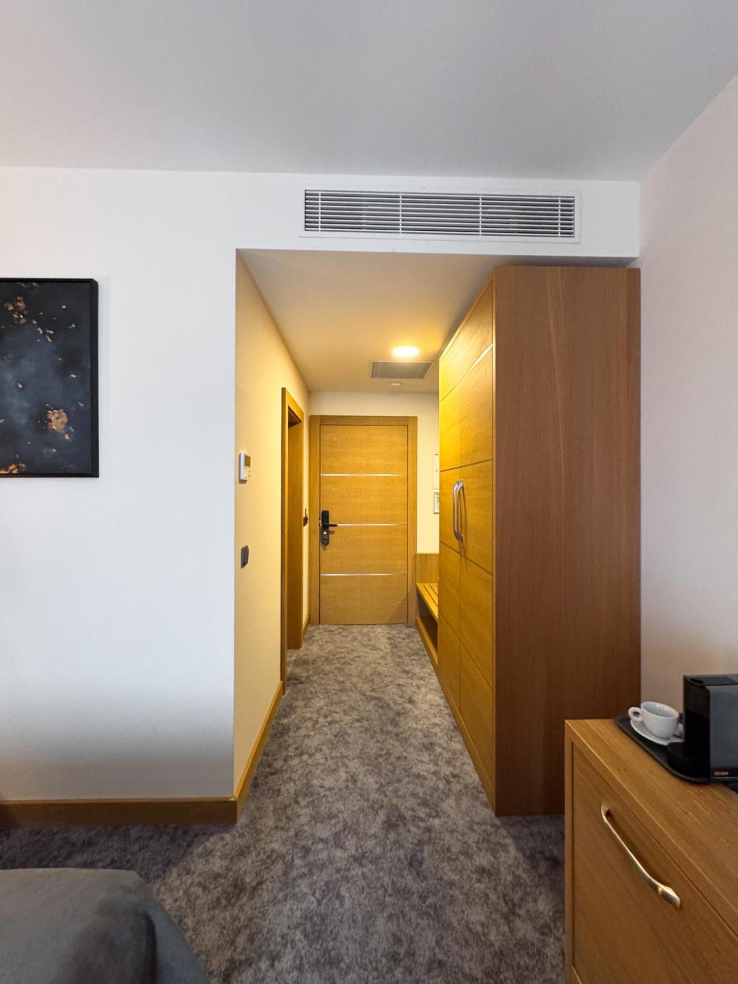Gazda Hotel&Restaurant - Self Chek-In Jesenice  ภายนอก รูปภาพ