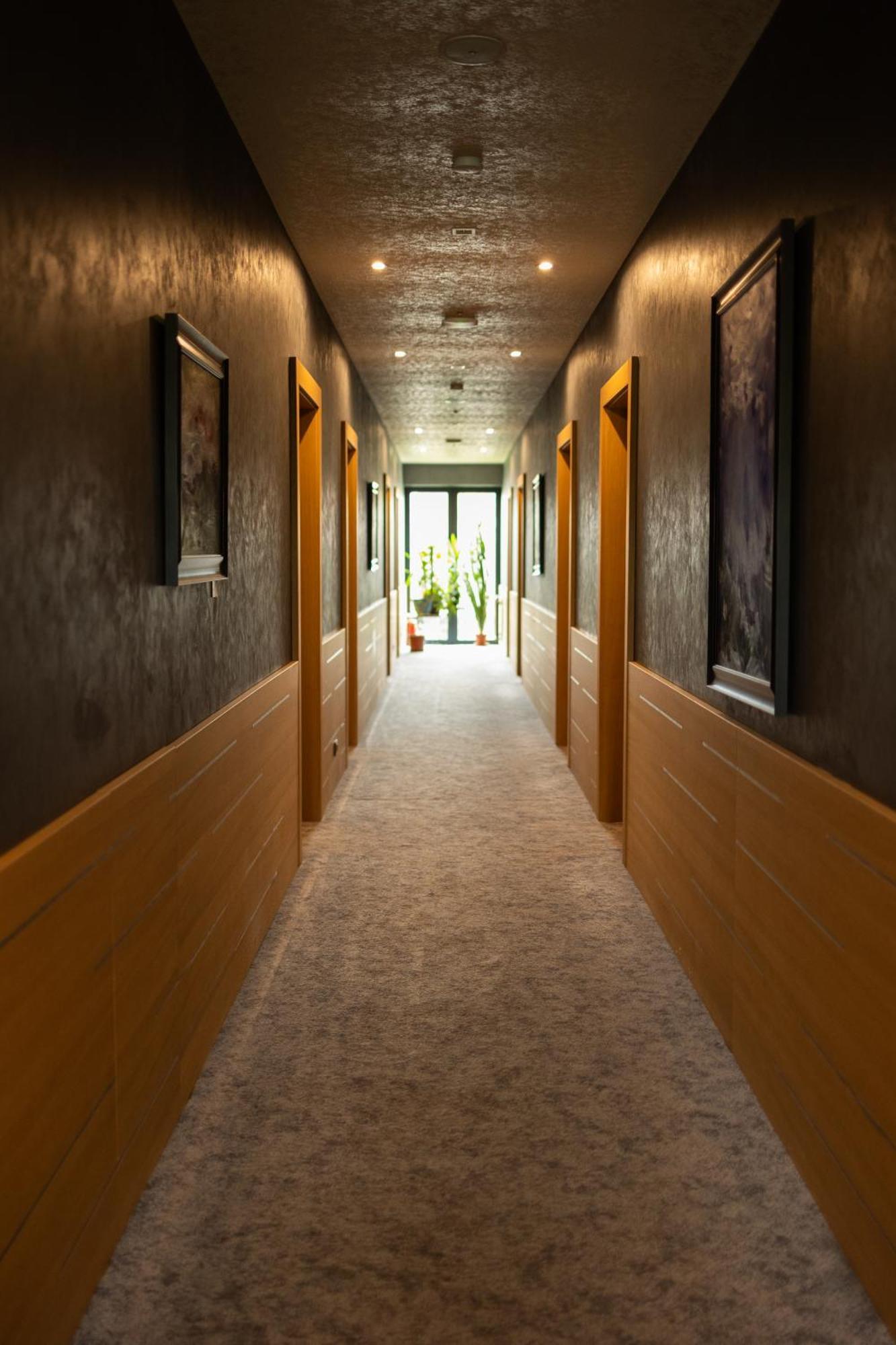 Gazda Hotel&Restaurant - Self Chek-In Jesenice  ภายนอก รูปภาพ