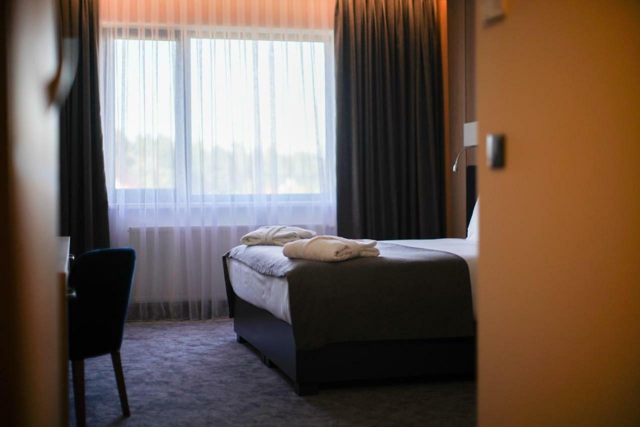 Gazda Hotel&Restaurant - Self Chek-In Jesenice  ภายนอก รูปภาพ