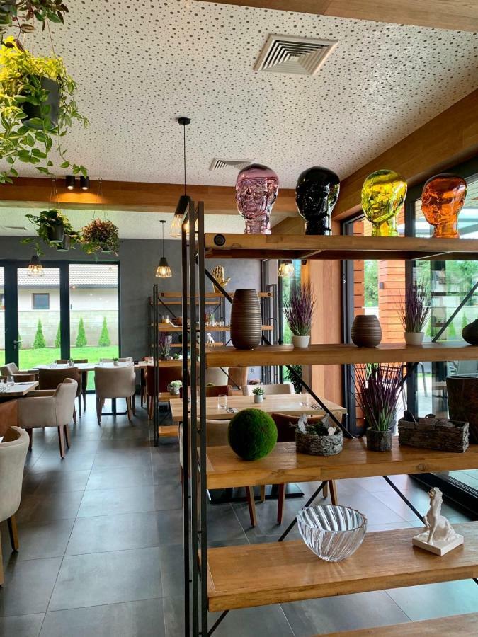 Gazda Hotel&Restaurant - Self Chek-In Jesenice  ภายนอก รูปภาพ